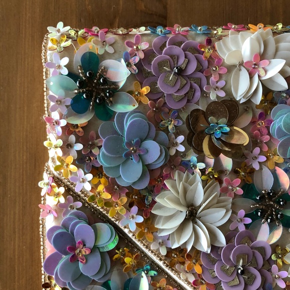 Hand beaded clutch - Picture 2 of 4